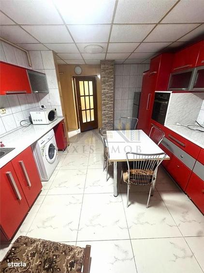 Apartament cu 2 camere decomandat în 1 Decembrie