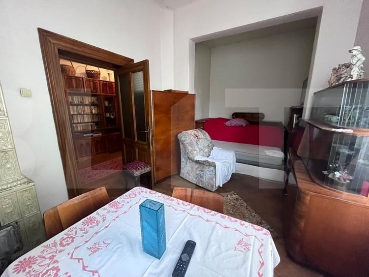 Casă cu 5 camere cu Canalizare în Ultracentral