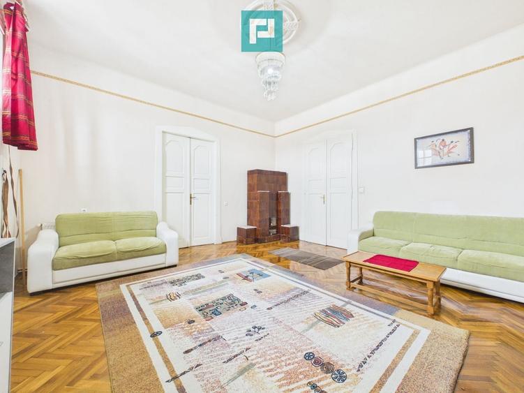 Apartament cu 3 camere semidecomandat în Boul Roșu