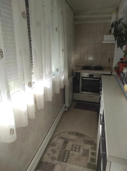 Apartament cu 3 camere decomandat în Abator