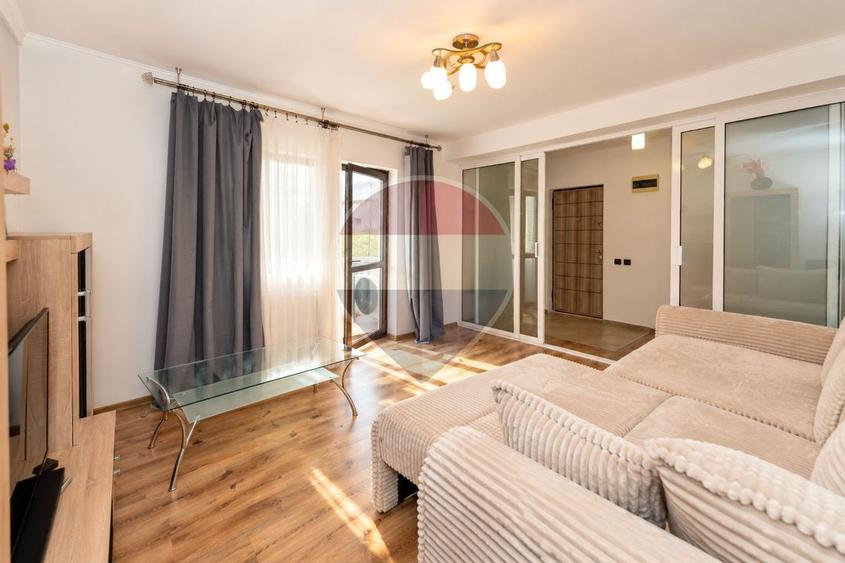 Apartament cu 2 camere decomandat, mobilat în Est