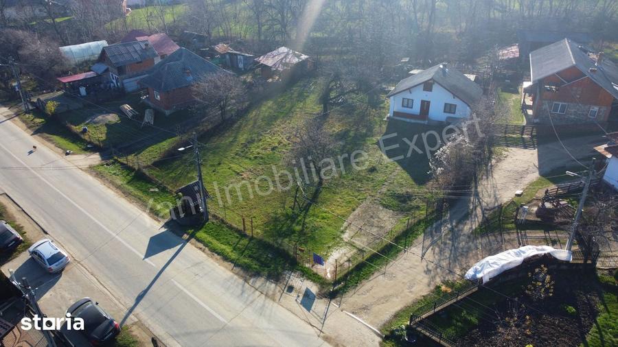 Casă cu 2 camere cu Teren 1589 Mp în Domnești