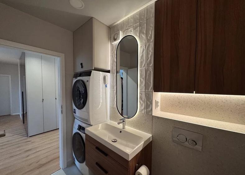 Apartament cu 3 camere semidecomandat, mobilat în Chinteni