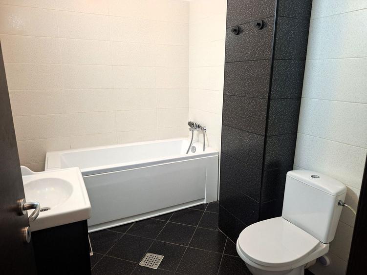 Apartament cu 2 camere decomandat în Calea Călărașilor