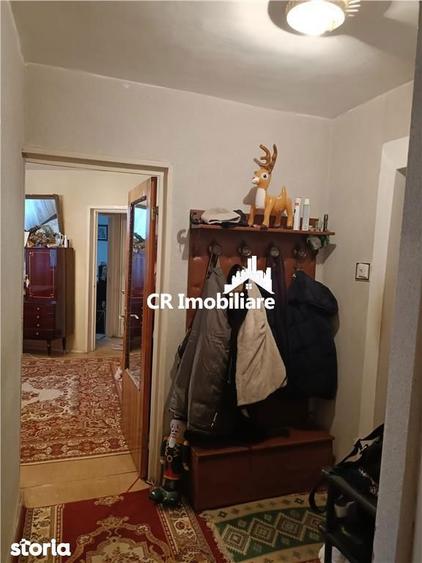 Apartament cu 3 camere semidecomandat în Dristor