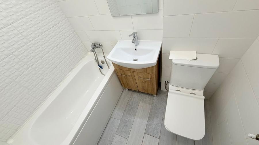 Apartament cu 4 camere semidecomandat în 13 Septembrie