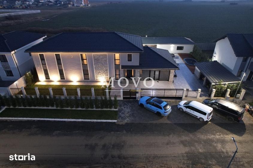 Casă individuală cu 6 camere cu Piscina în Chișoda