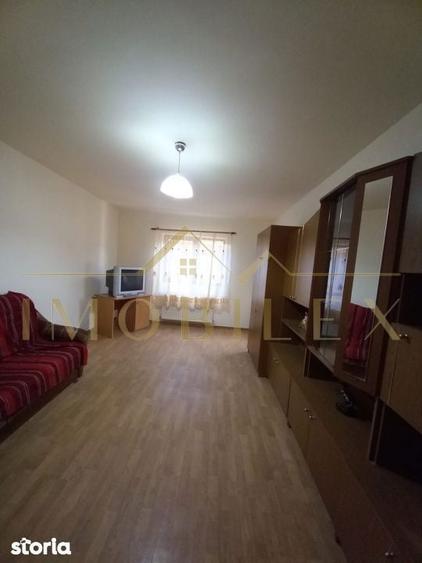Casă cu 5 camere cu Teren 200 Mp în Florești