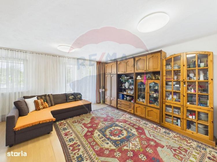 Casă cu 4 camere în Central