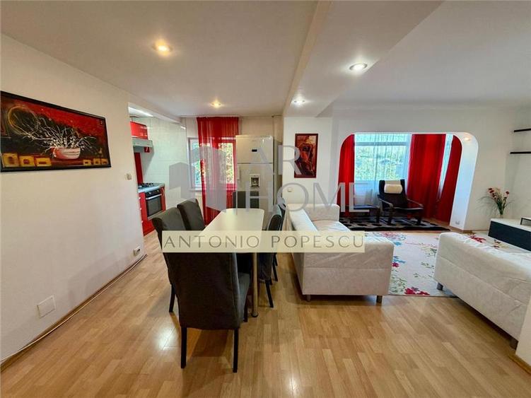 Apartament cu 2 camere decomandat, mobilat în Central