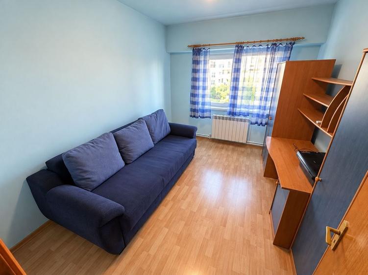 Apartament cu 3 camere decomandat, mobilat în Dacia