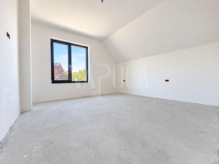 Duplex cu 4 camere cu Canalizare în Bună Ziua