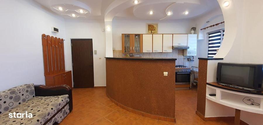 Apartament cu 2 camere, mobilat în Calea Poplăcii
