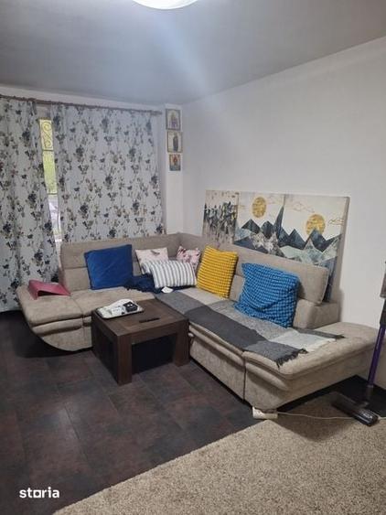 Apartament cu 3 camere decomandat în Titan