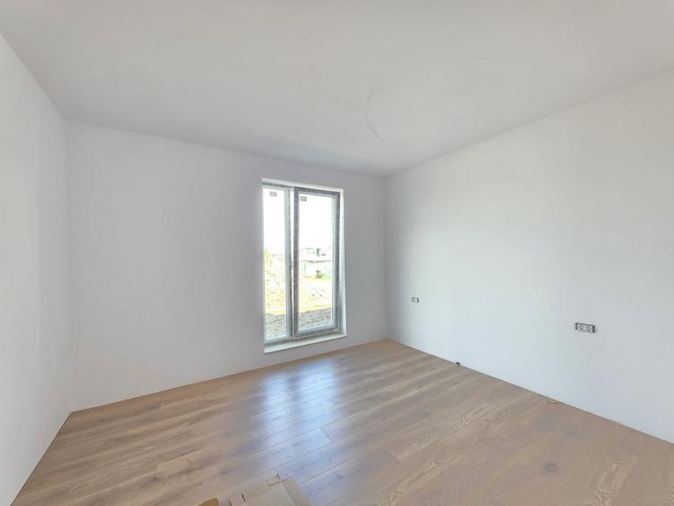 Apartament cu 3 camere decomandat în Sânpetru