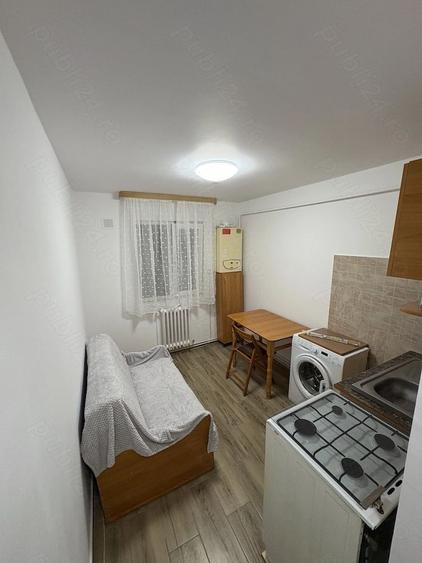 Garsonieră decomandată în Nicolina