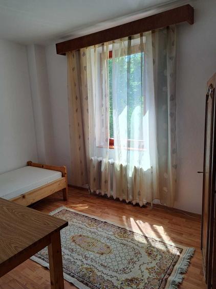 Apartament cu 4 camere decomandat în Jigodin-Băi