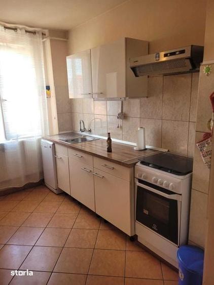 Apartament cu 3 camere decomandat în Ultracentral