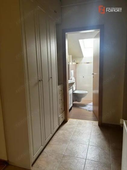 Apartament cu 3 camere decomandat, mobilat în Dumbrăvița