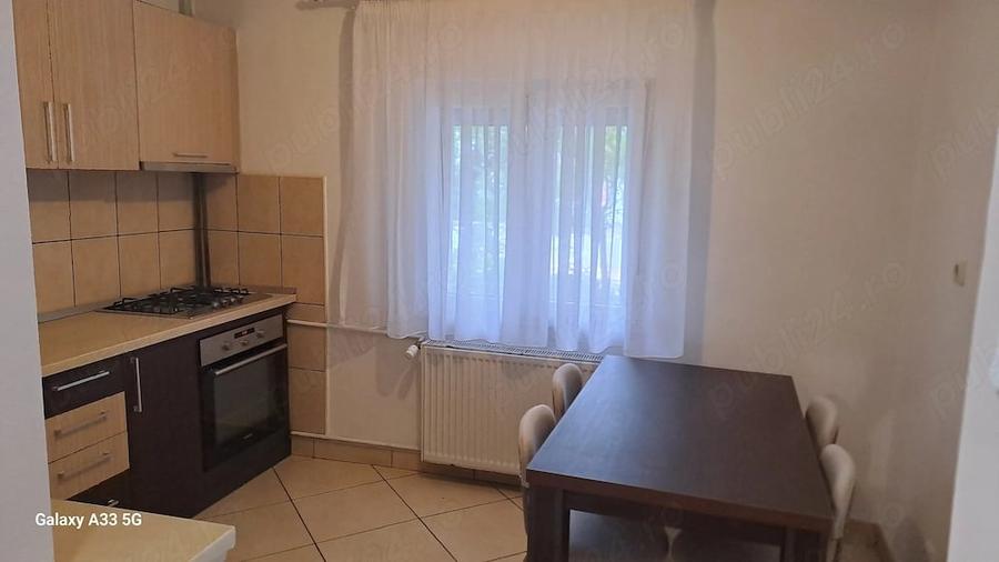 Apartament cu 3 camere decomandat în Iosia