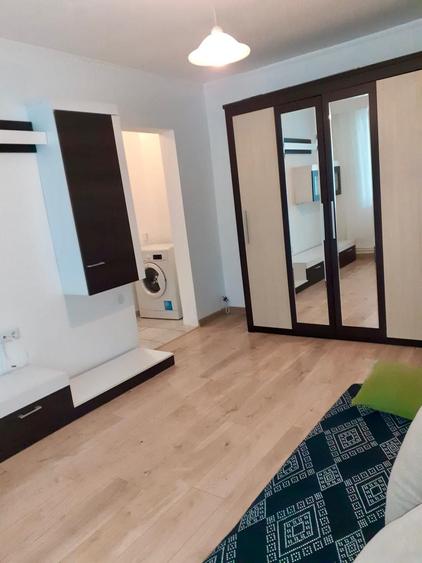 Apartament cu 2 camere nedecomandat în Obor