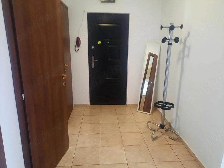 Apartament cu 3 camere decomandat în Drumul Taberei