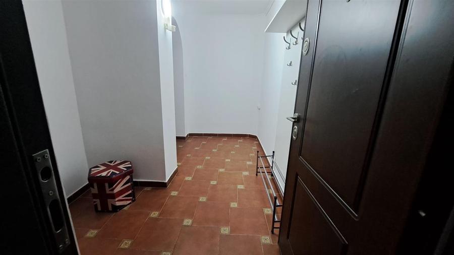 Garsonieră decomandată, mobilată în Răcădău