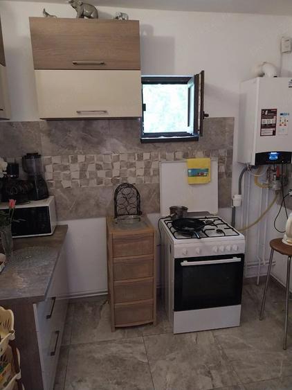 Casă cu 3 camere cu Teren 1000 Mp în Central