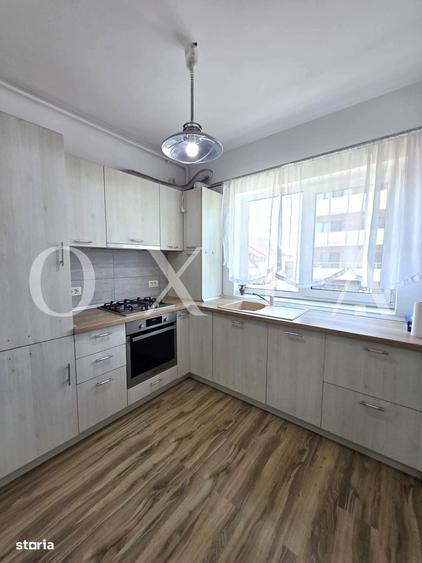 Apartament cu 3 camere decomandat în Buziașului