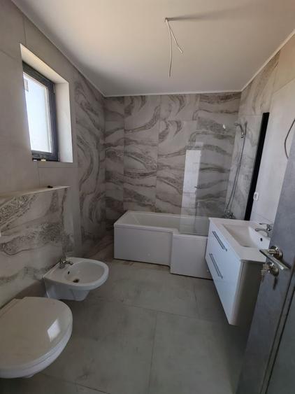Duplex cu 4 camere cu Canalizare în Tărlungeni