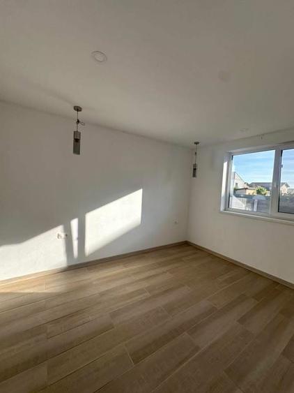 Apartament cu 3 camere decomandat în Moșnița Nouă