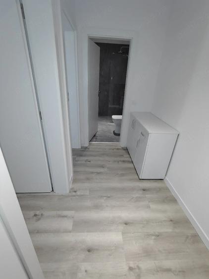 Inchiriez apartament 2 camere bloc nou cu lift - 1