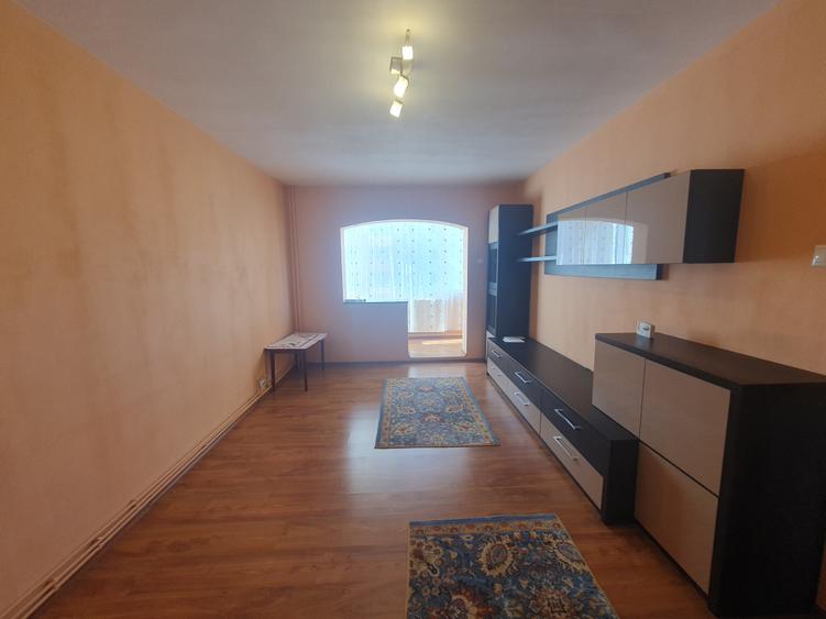 Apartament cu 3 camere în Scriitorilor