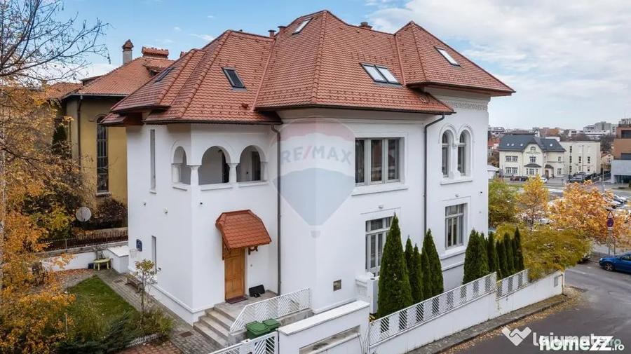 Casă cu 7 camere cu Teren 444 Mp în Dealul Cetății