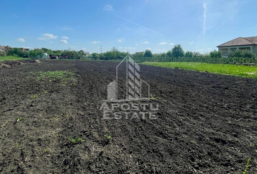 Casă individuală cu 4 camere cu Canalizare în Gai