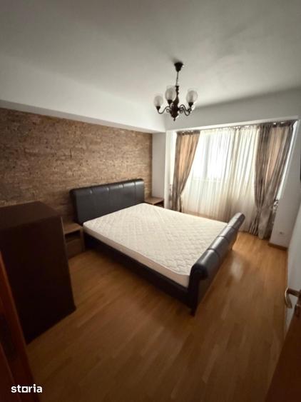 Apartament cu 3 camere decomandat în Gara de Nord