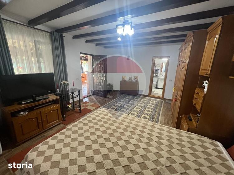 Casă cu 2 camere cu Teren 6943 Mp în Gologanu