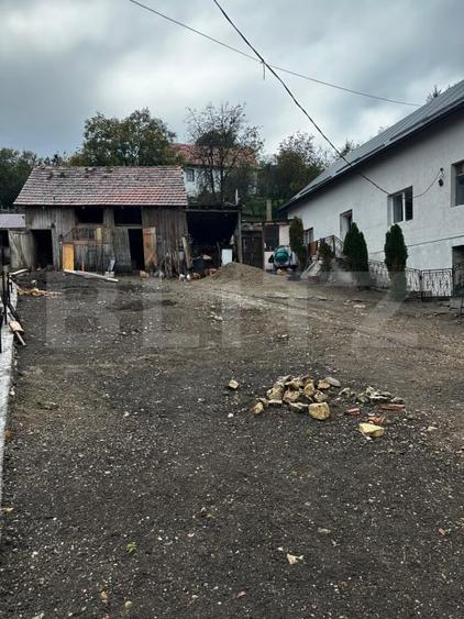 Casă individuală cu 4 camere cu Canalizare în Suceagu