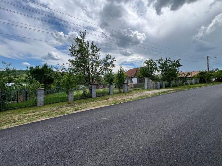 Casă cu 5 camere cu Teren 1930 Mp în Geaca