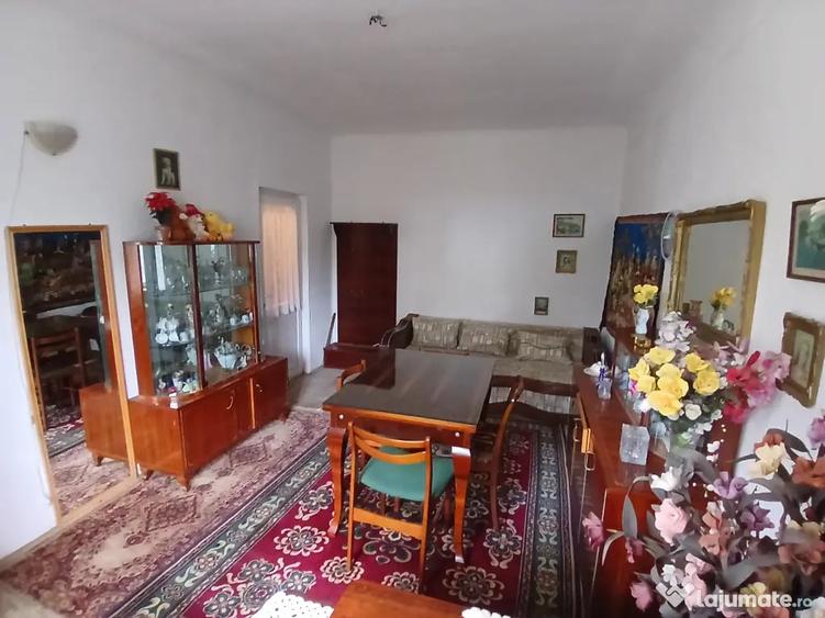 Apartament cu 2 camere decomandat în