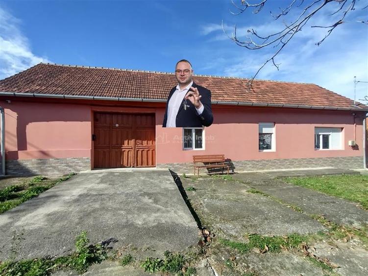 Casă individuală cu 5 camere cu Teren 1800 Mp în Nicolinț