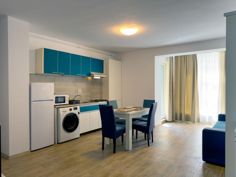 Prima linie la Plaja, apartament decomandat 2 camere , 2 balcoane - Mamaia Nord - 5