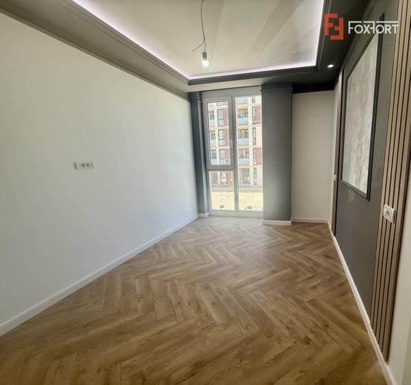 Apartament cu 3 camere decomandat în Torontalului