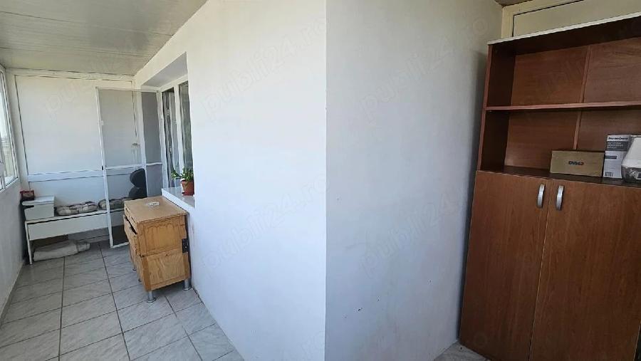 Apartament cu 3 camere decomandat, mobilat în Central