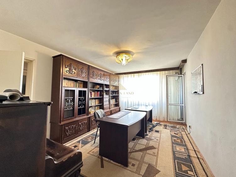Apartament cu 3 camere semidecomandat în Astra