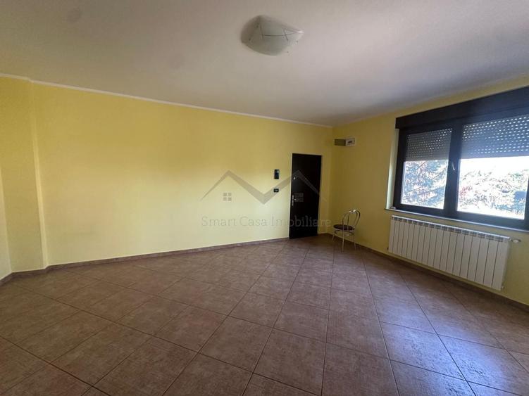 Apartament cu 4 camere decomandat în Cug