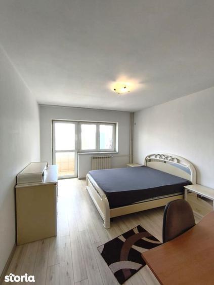 Apartament cu 3 camere decomandat în Centrul Civic