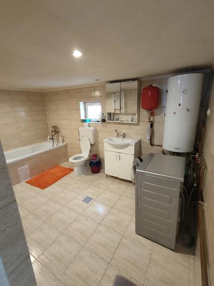 Casă cu 3 camere cu Teren 800 Mp în Central