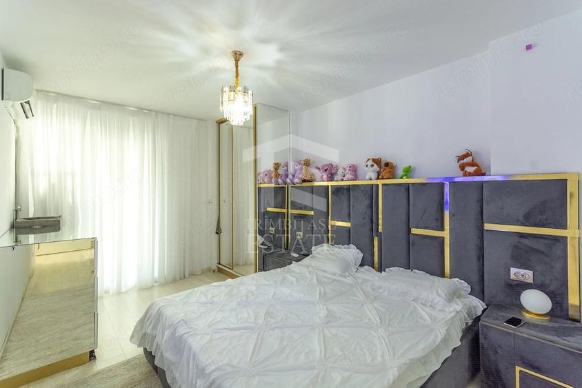Apartament cu 3 camere decomandat în Baicului