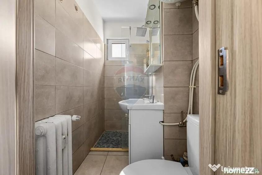 Apartament cu 3 camere semidecomandat în Central